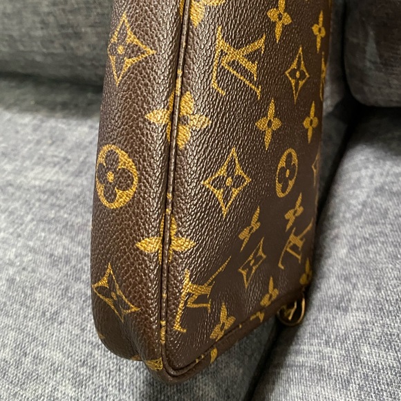 LOUIS VUITTON - Picture 6 of 8